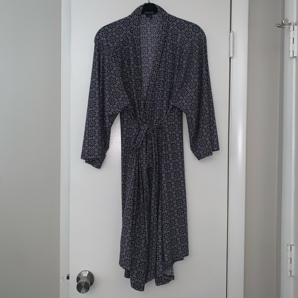René Rofé Black/White Robe, tagged XL, fits M/L best